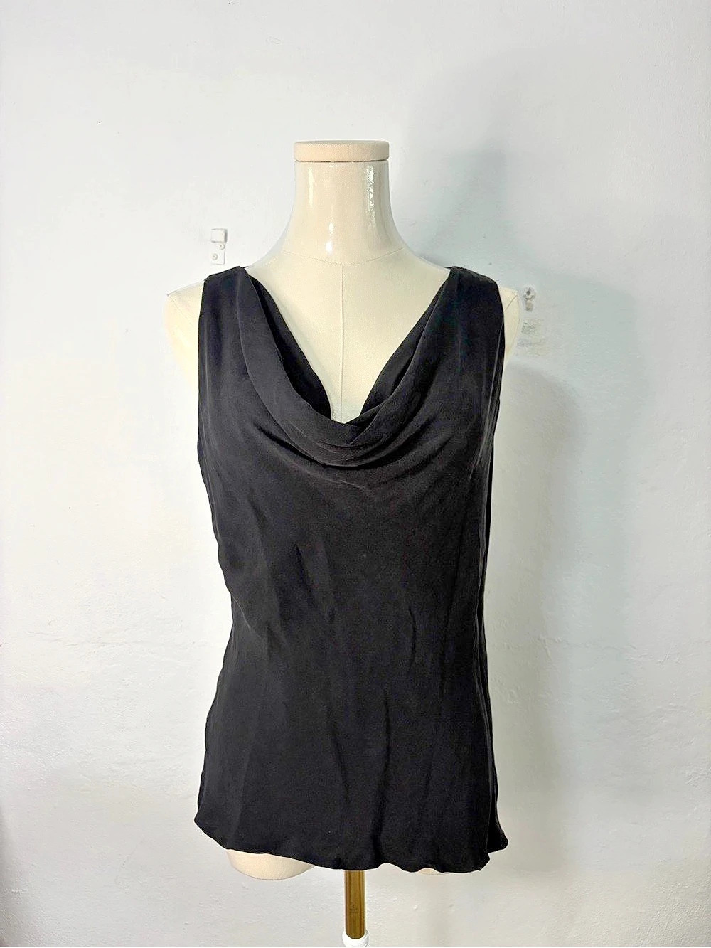 Carlisle Black Draped Neck Silk Tank Size 12